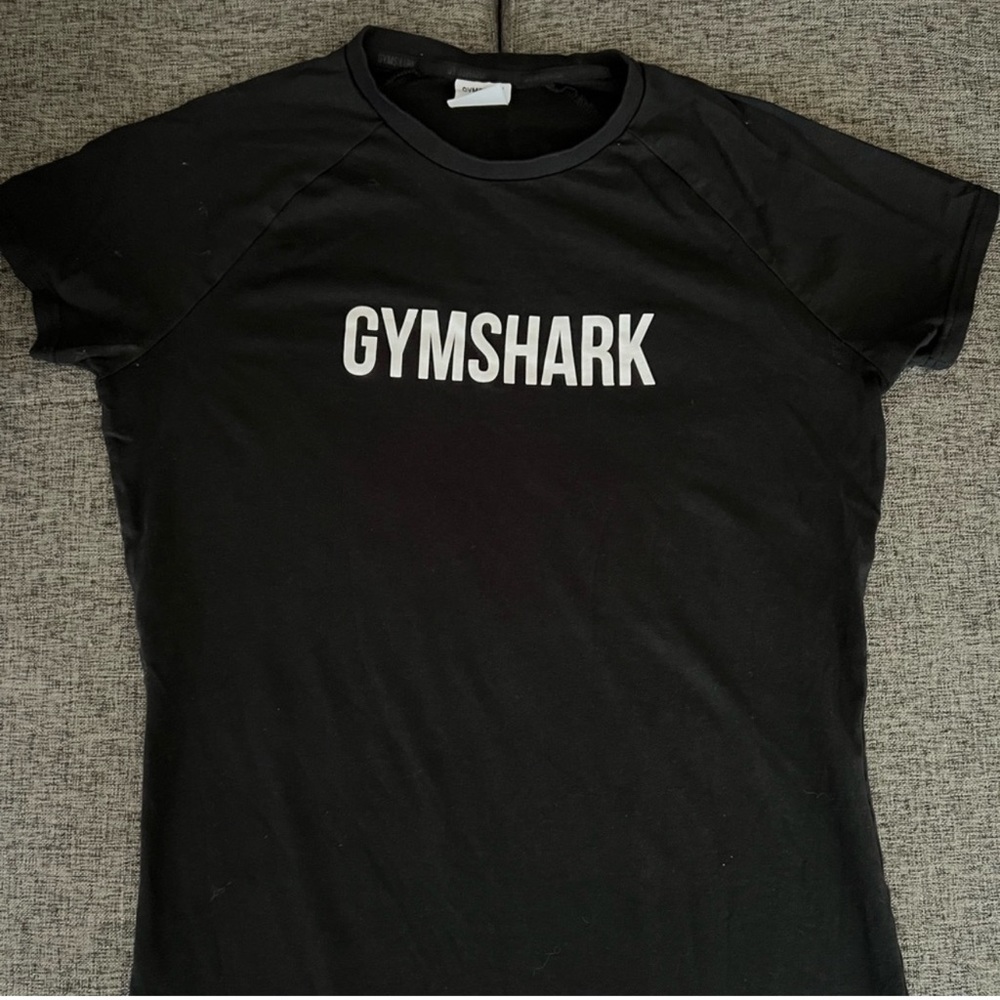 Black gymshark shirt
